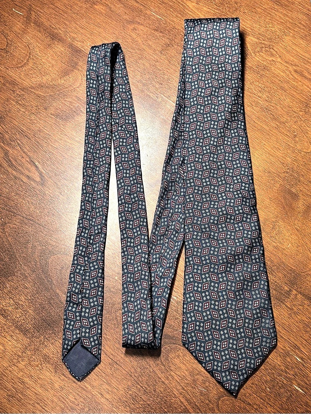 Vintage Guy Laroche 100% silk tie